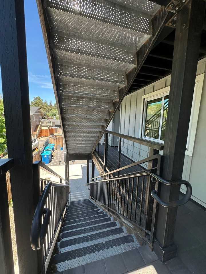 1419 Nw 8th St - Photo 4 of 27