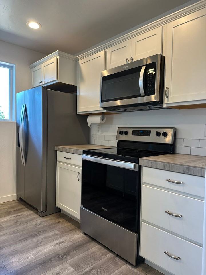 1455 Nw 8th St - Photo 6 of 19