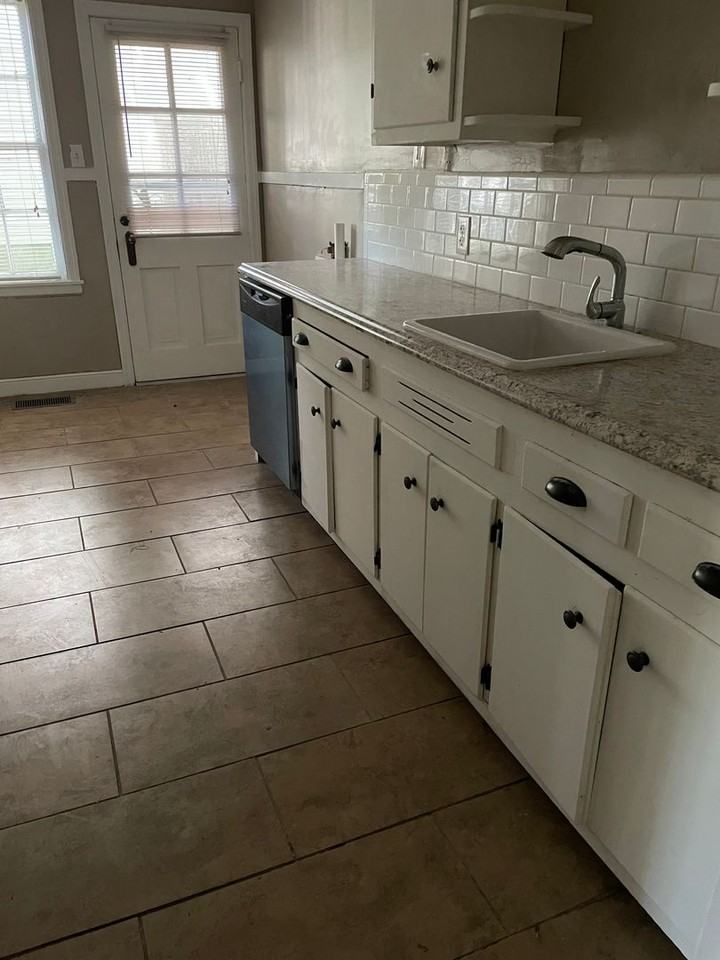 2020 Courtland Pl - Photo 6 of 7