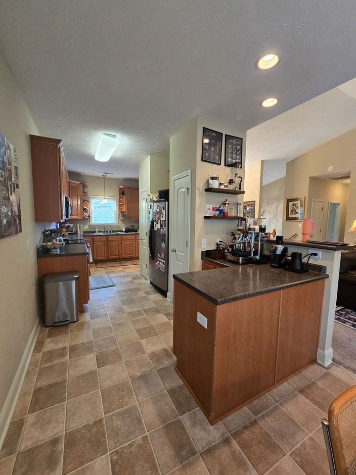 174 Cedar Ln - Photo 4 of 20