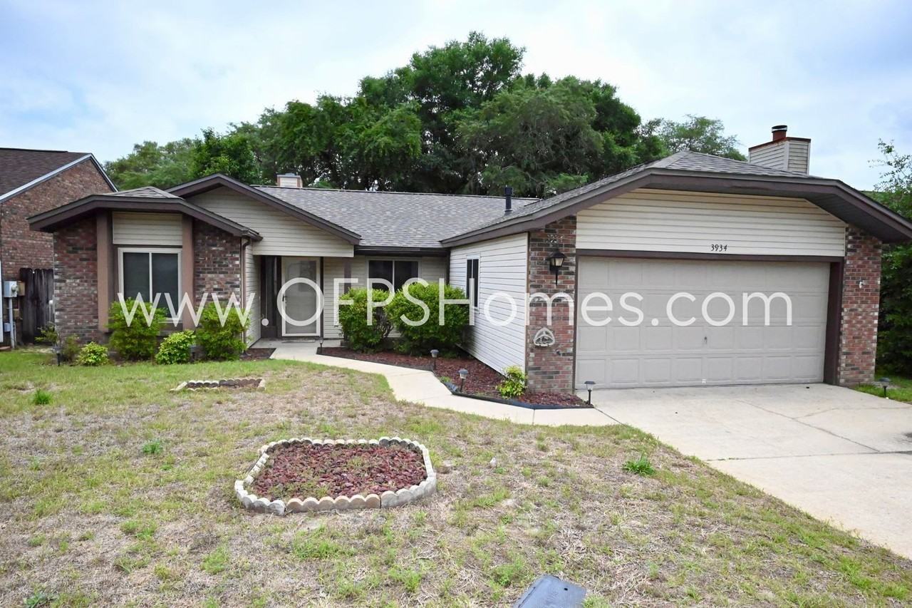 3934 Balsam Dr - Photo 2 of 43