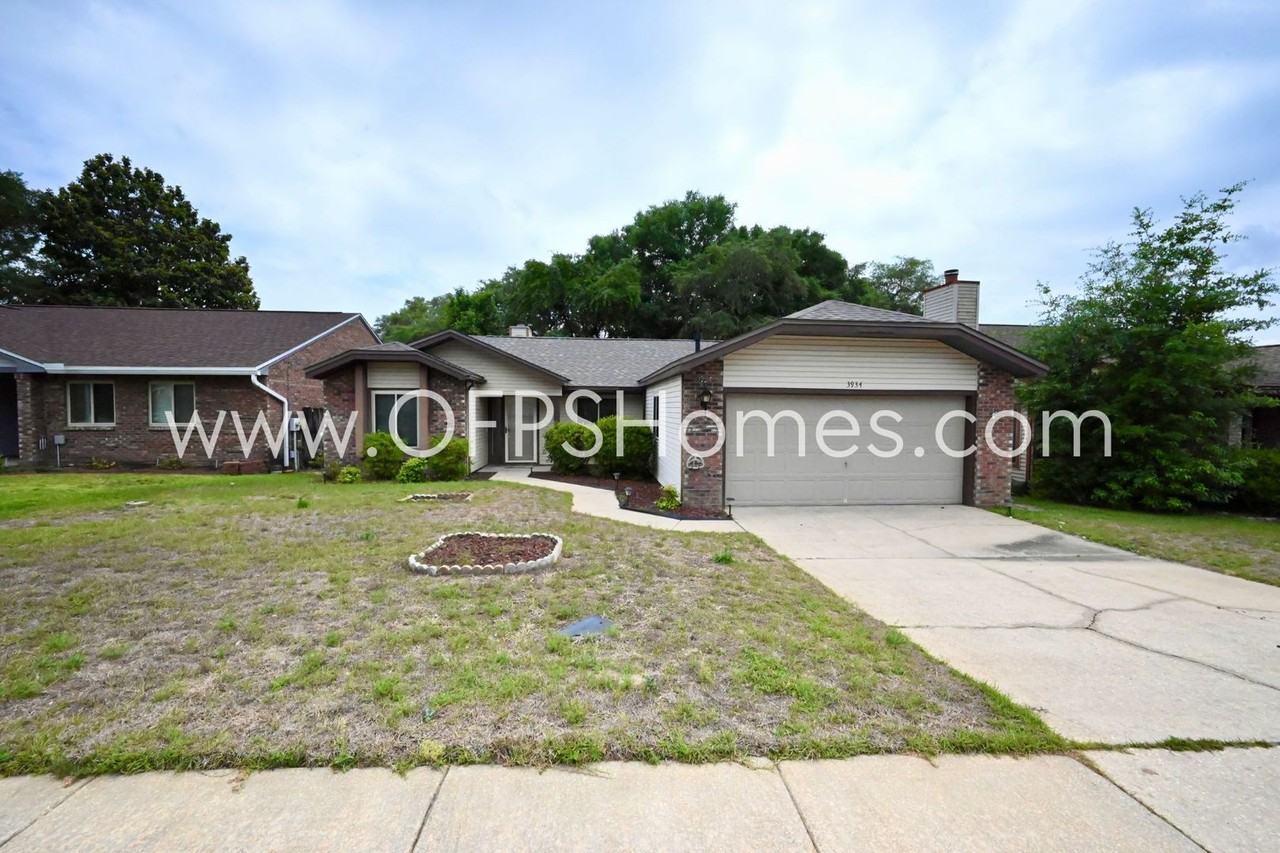 3934 Balsam Dr - Photo 3 of 43