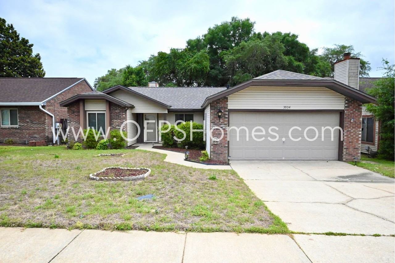 3934 Balsam Dr - Photo 4 of 43