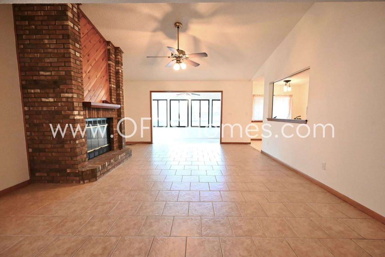 3934 Balsam Dr - Photo 6 of 43