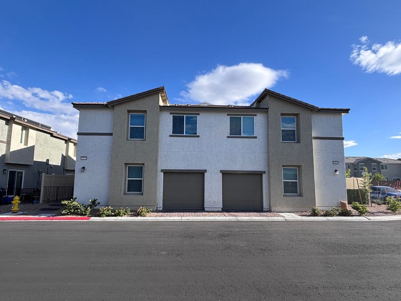2833 Champagne Gold Ave