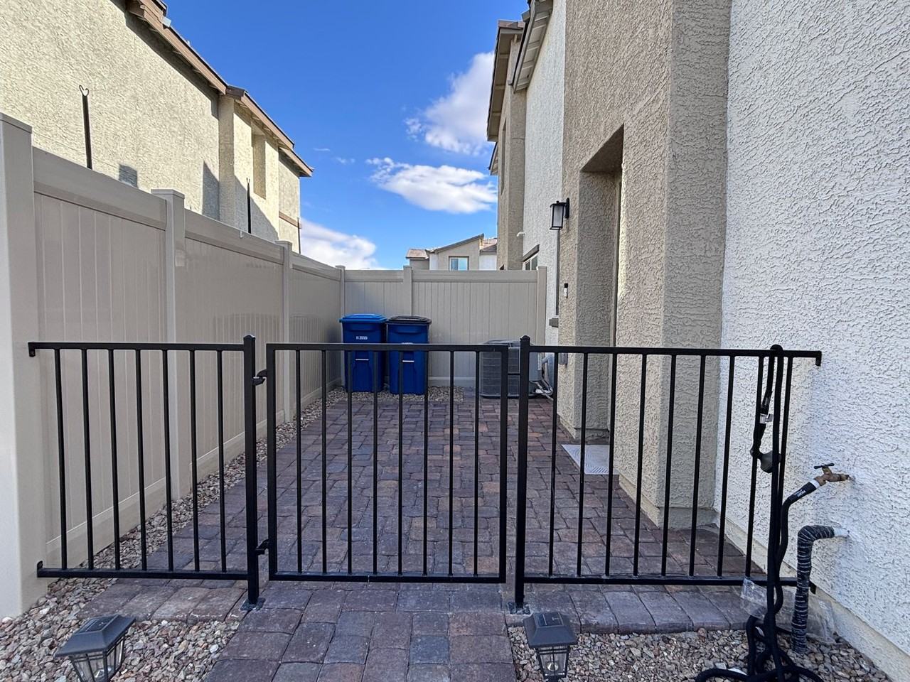 2833 Champagne Gold Ave - Photo 3 of 21