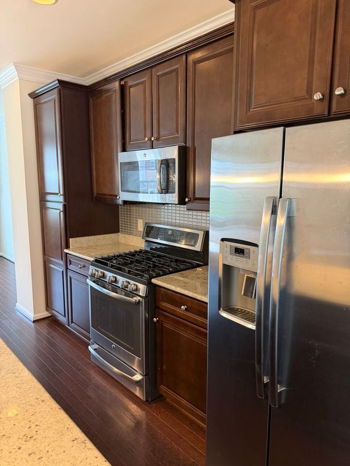 3616 Summer House St - Photo 2 of 6