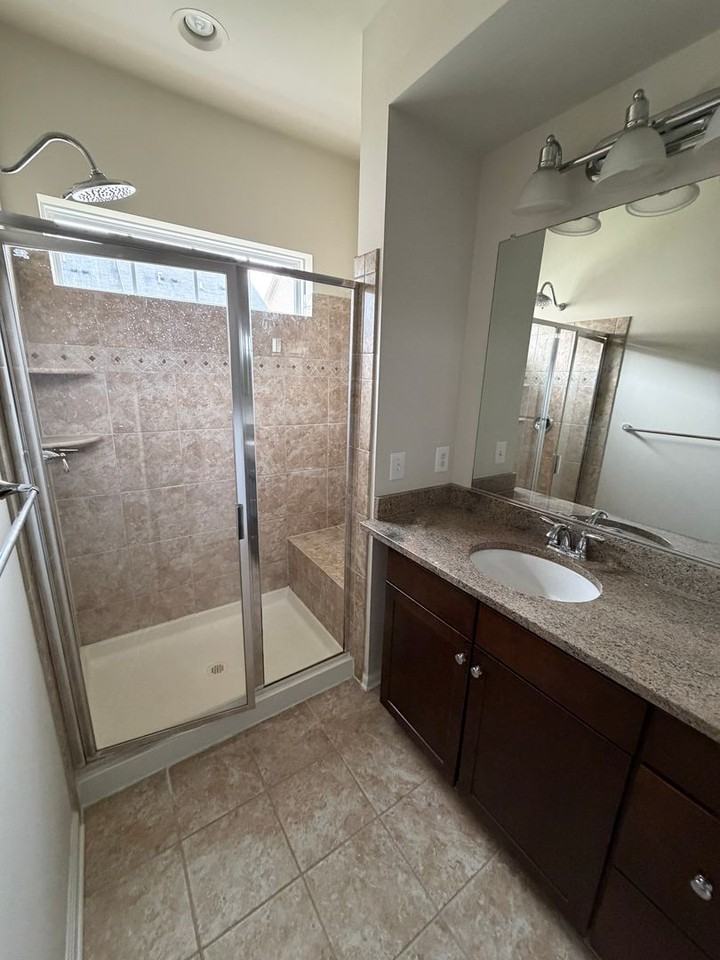 3616 Summer House St - Photo 4 of 6