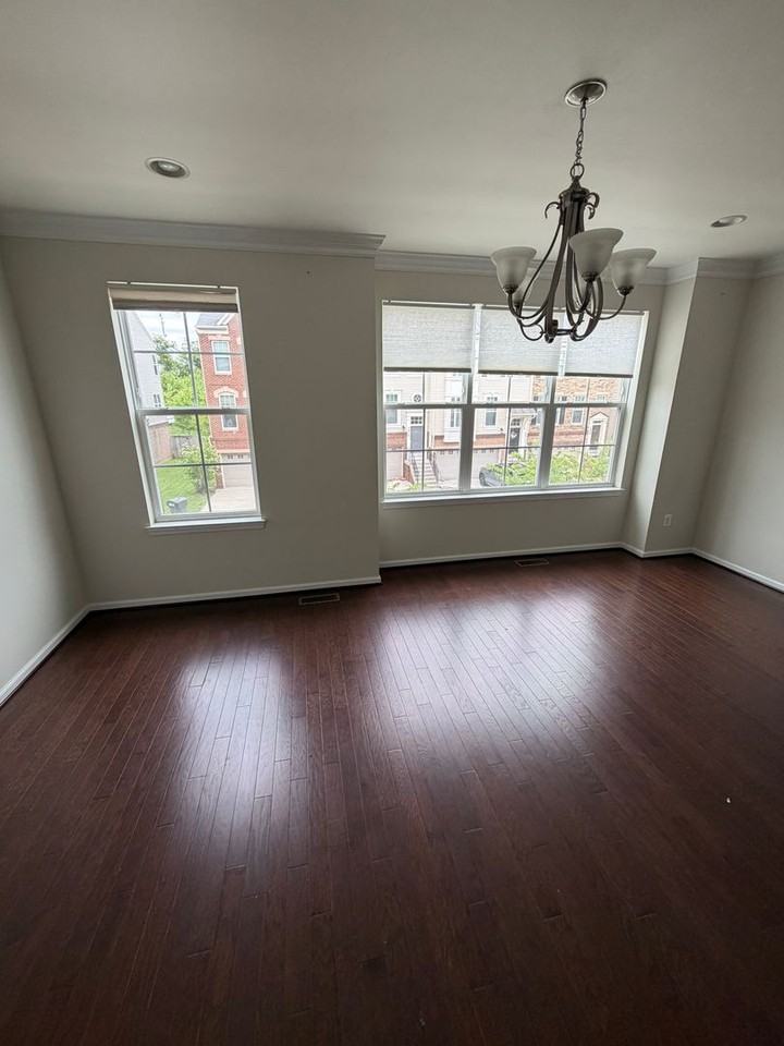 3616 Summer House St - Photo 5 of 6