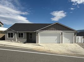 featured image of 835 N Macaw Ave