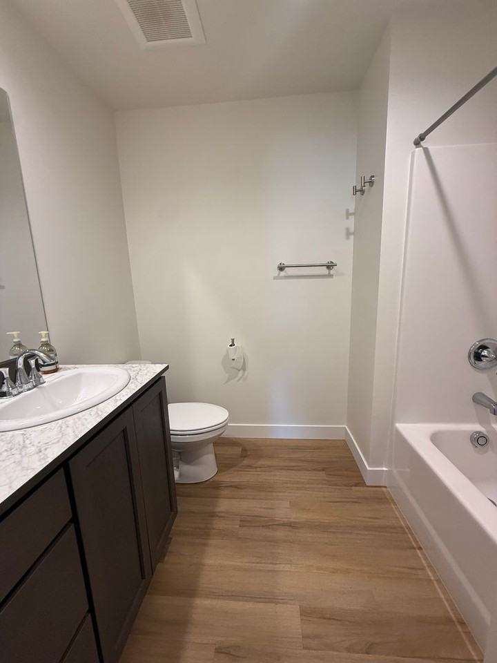 835 N Macaw Ave - Photo 7 of 17
