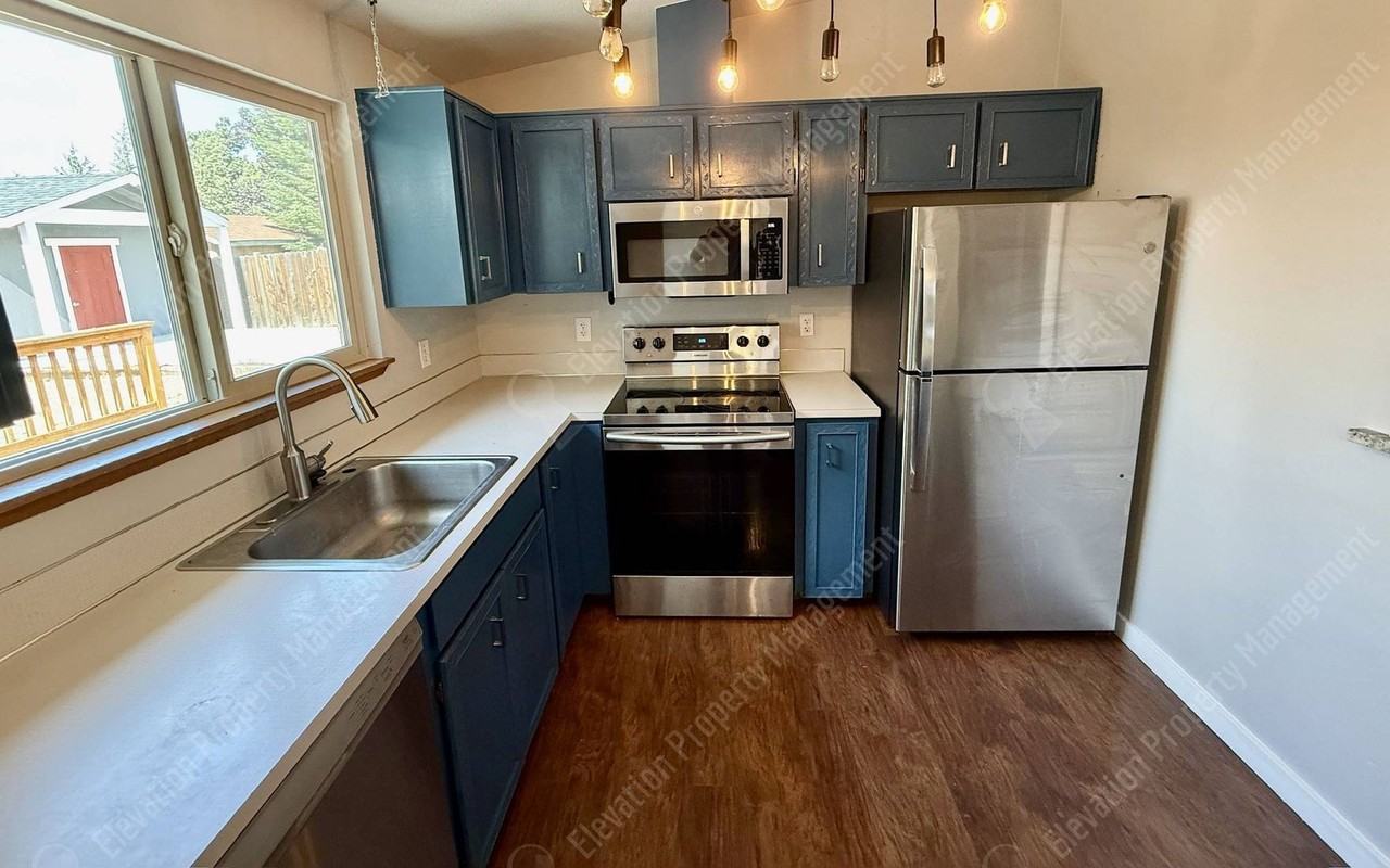 2136 Ne Wells Acres Rd - Photo 6 of 15