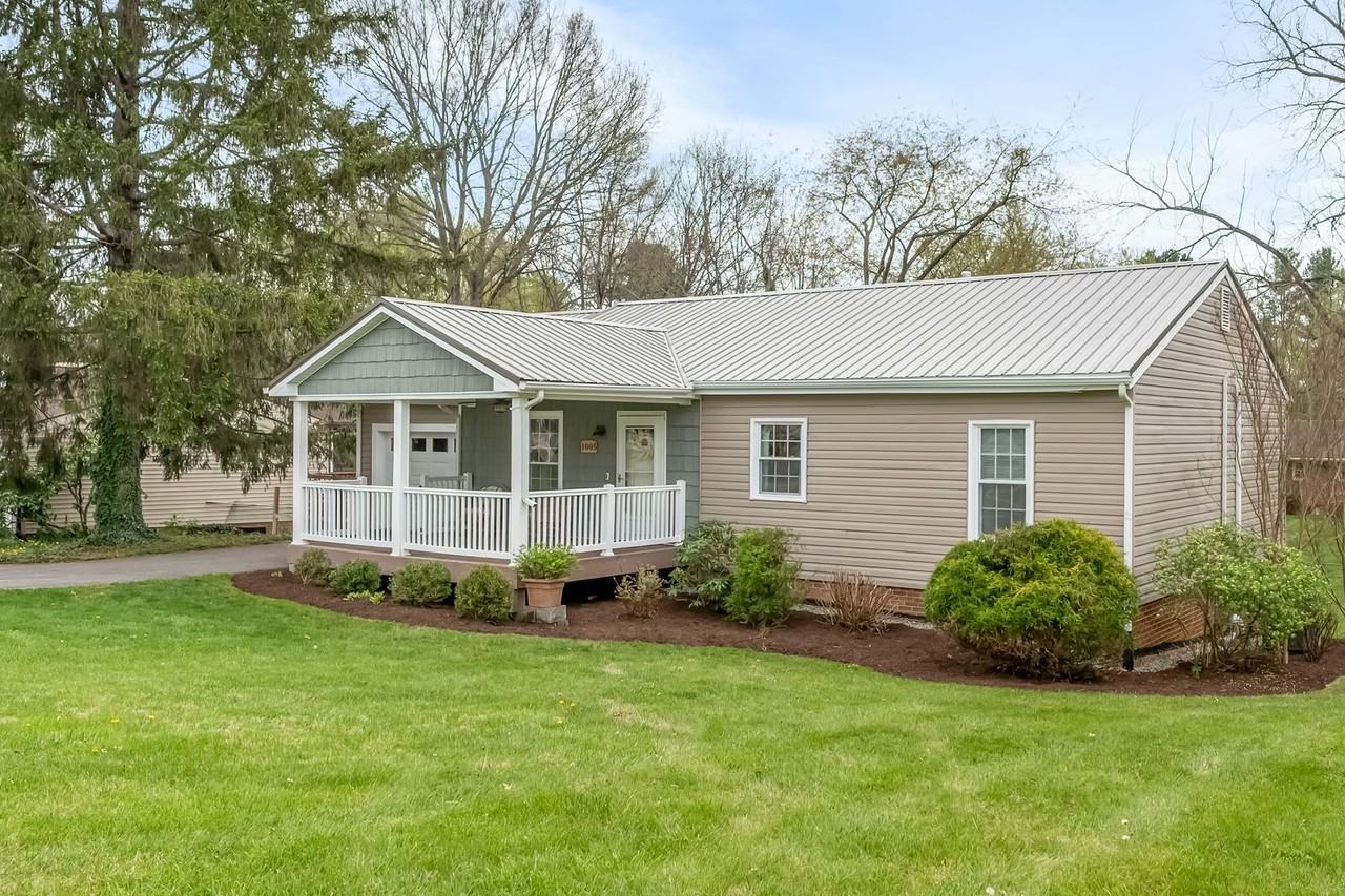 1005 Glade Rd - Photo 3 of 50