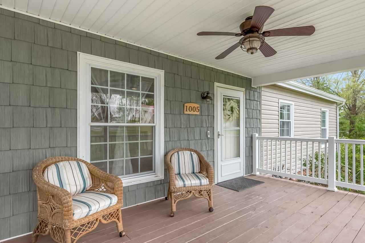 1005 Glade Rd - Photo 4 of 50