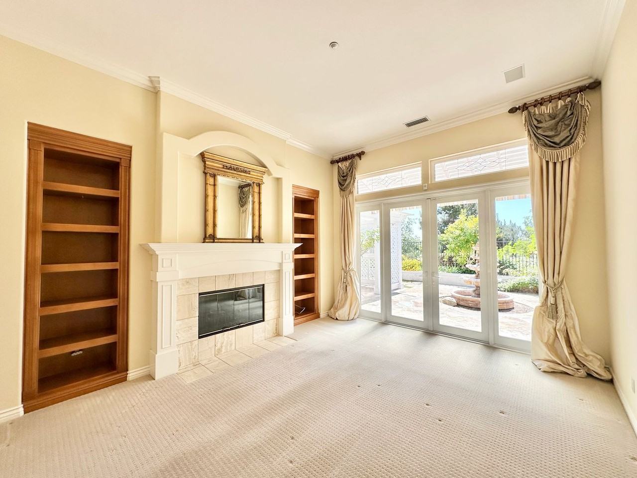 933 Highland Park - Photo 7 of 50