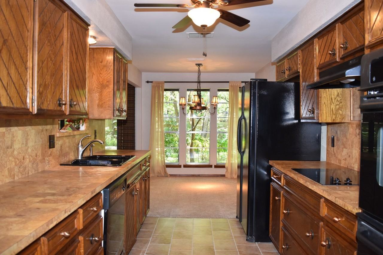 2929 Oak Forest Dr - Photo 3 of 50