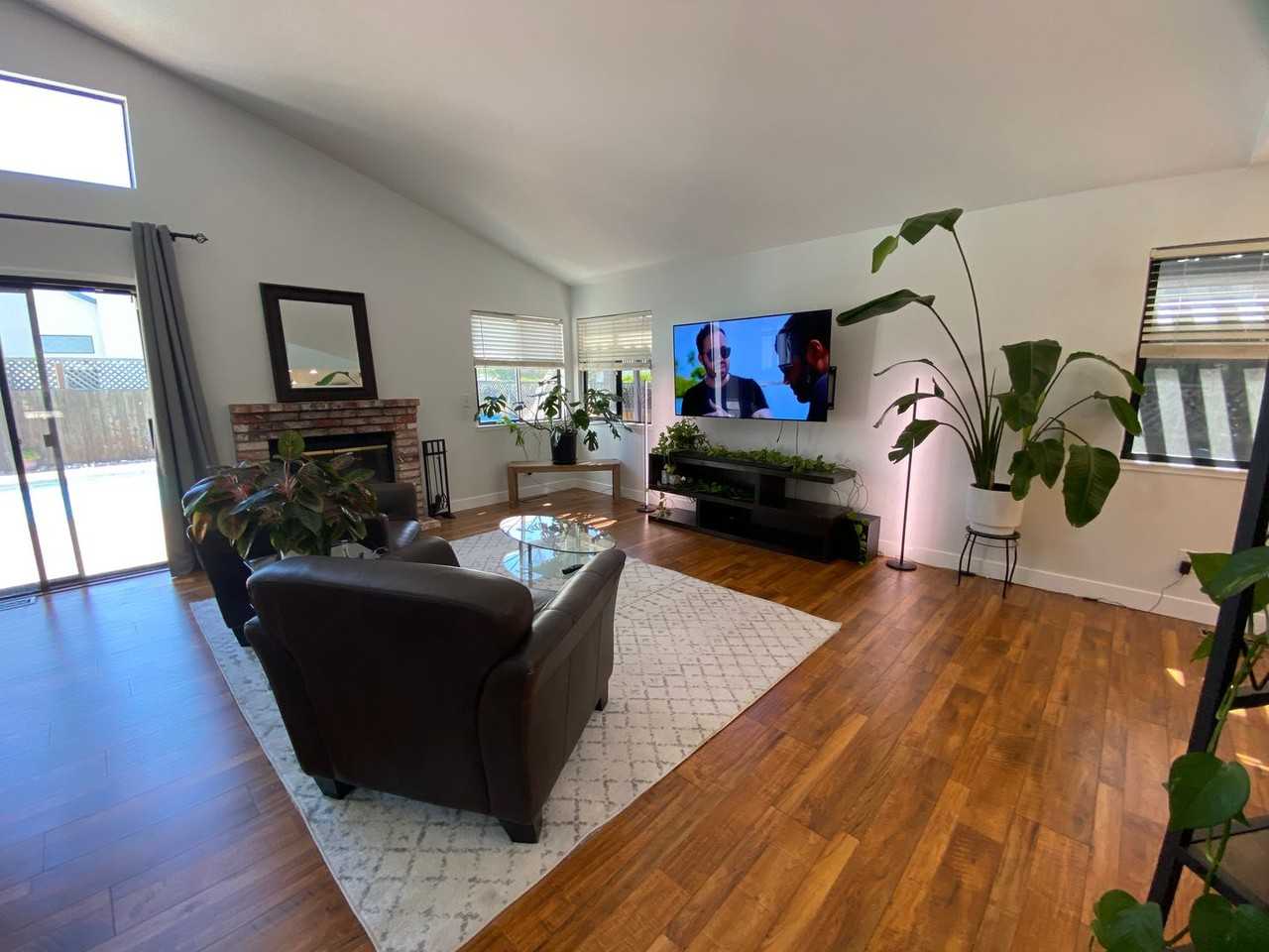 1003 Evergreen Ct - Photo 6 of 38