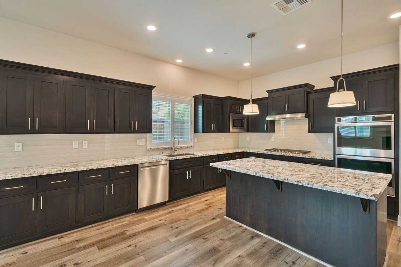 200 Moisant Ct - Photo 2 of 50
