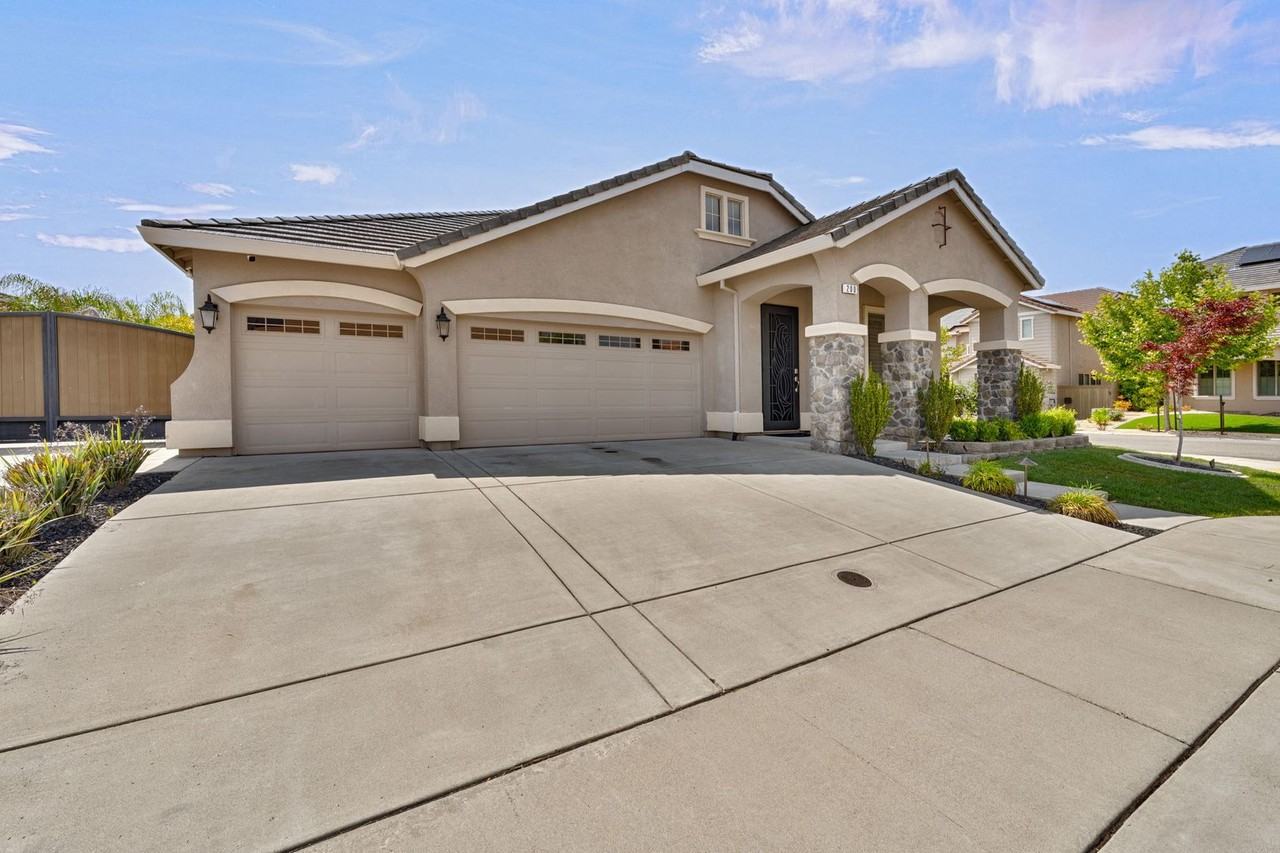 200 Moisant Ct - Photo 7 of 50