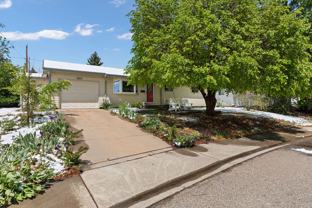 927 Daphne Dr - Photo 1 of 1