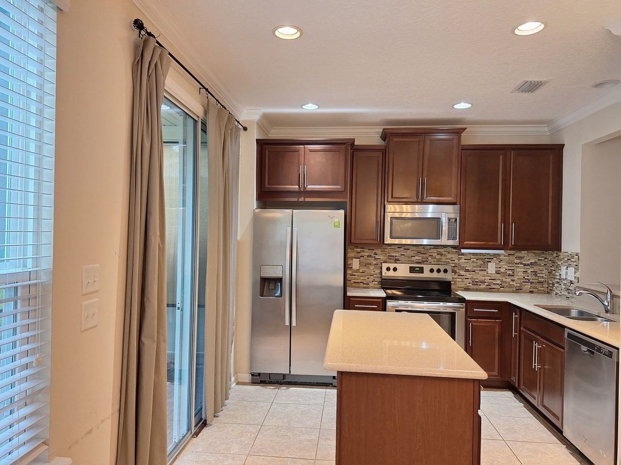177 Richmond Dr - Photo 3 of 34