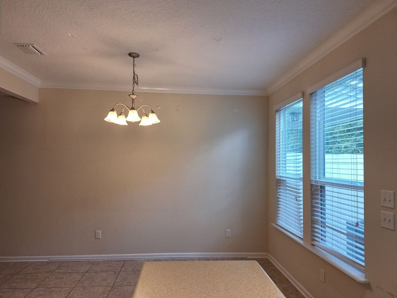 177 Richmond Dr - Photo 4 of 34