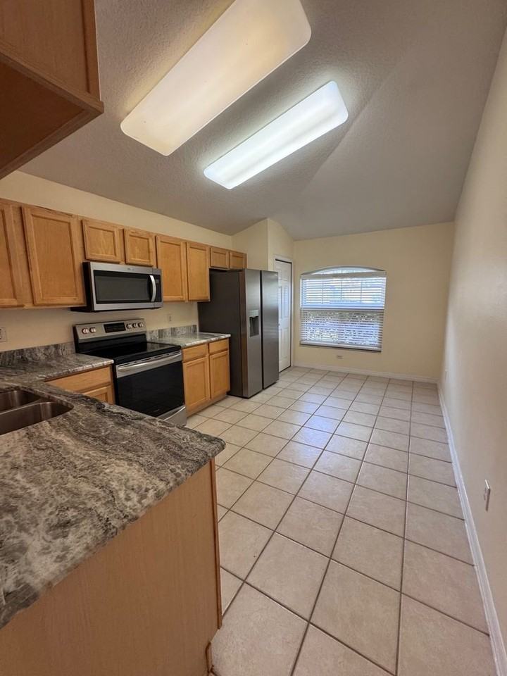 5548 Misty Wood Ct - Photo 6 of 19
