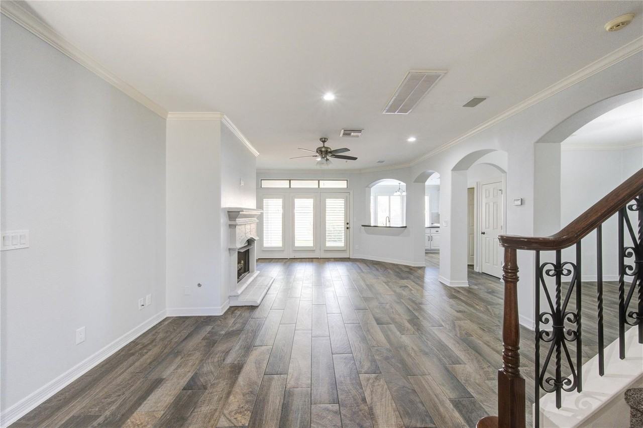 4340 Lake Walk Ct - Photo 3 of 47