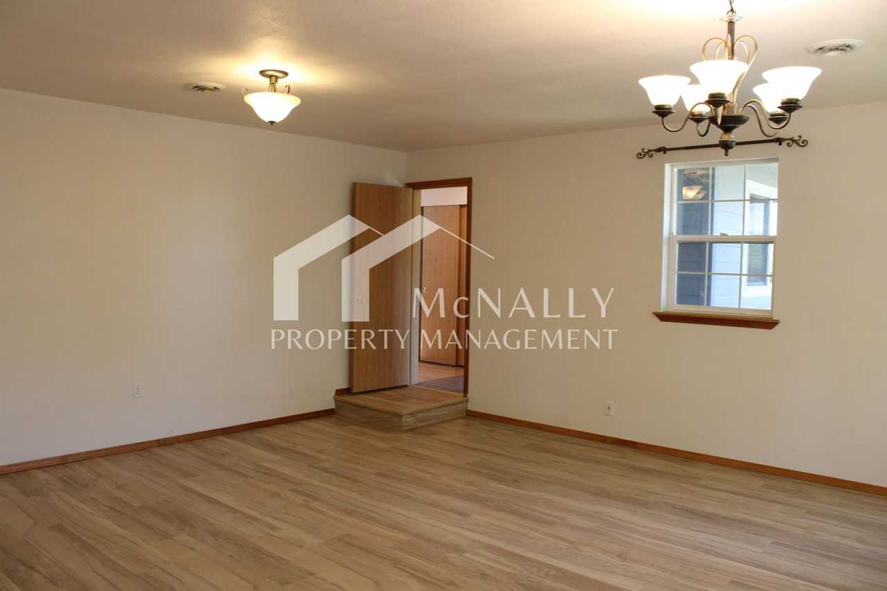 5020 N Bristol St - Photo 3 of 25