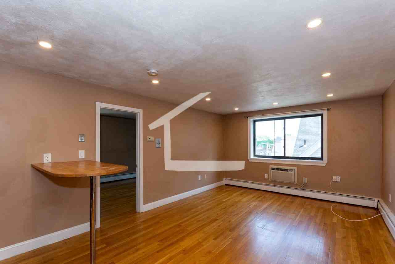 45 Gardner St - Photo 2 of 8