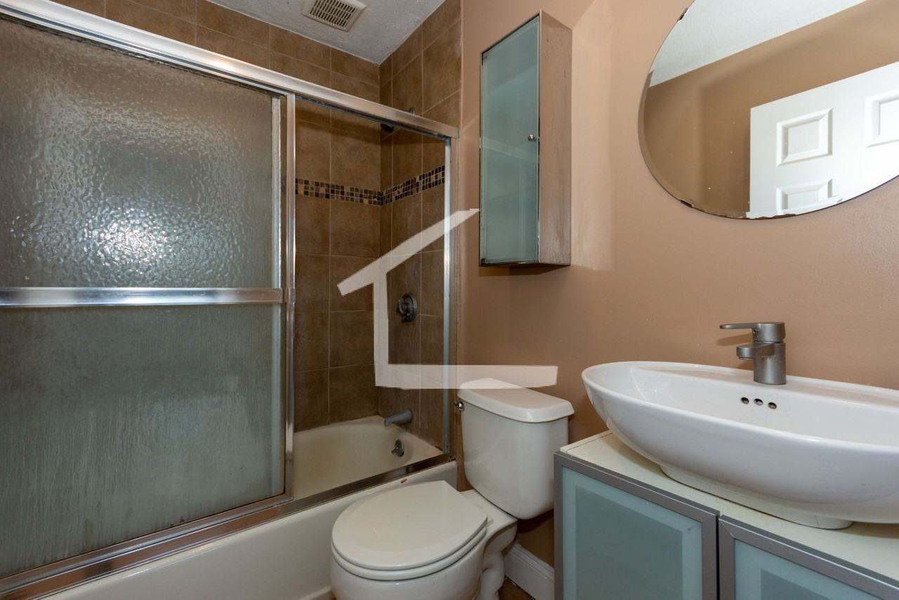 45 Gardner St - Photo 4 of 8