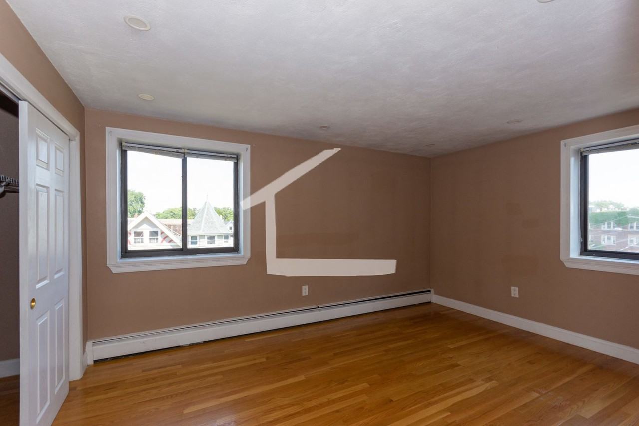 45 Gardner St - Photo 6 of 8