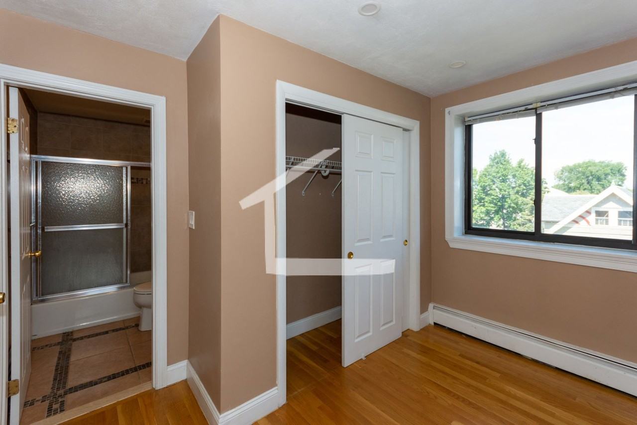 45 Gardner St - Photo 7 of 8