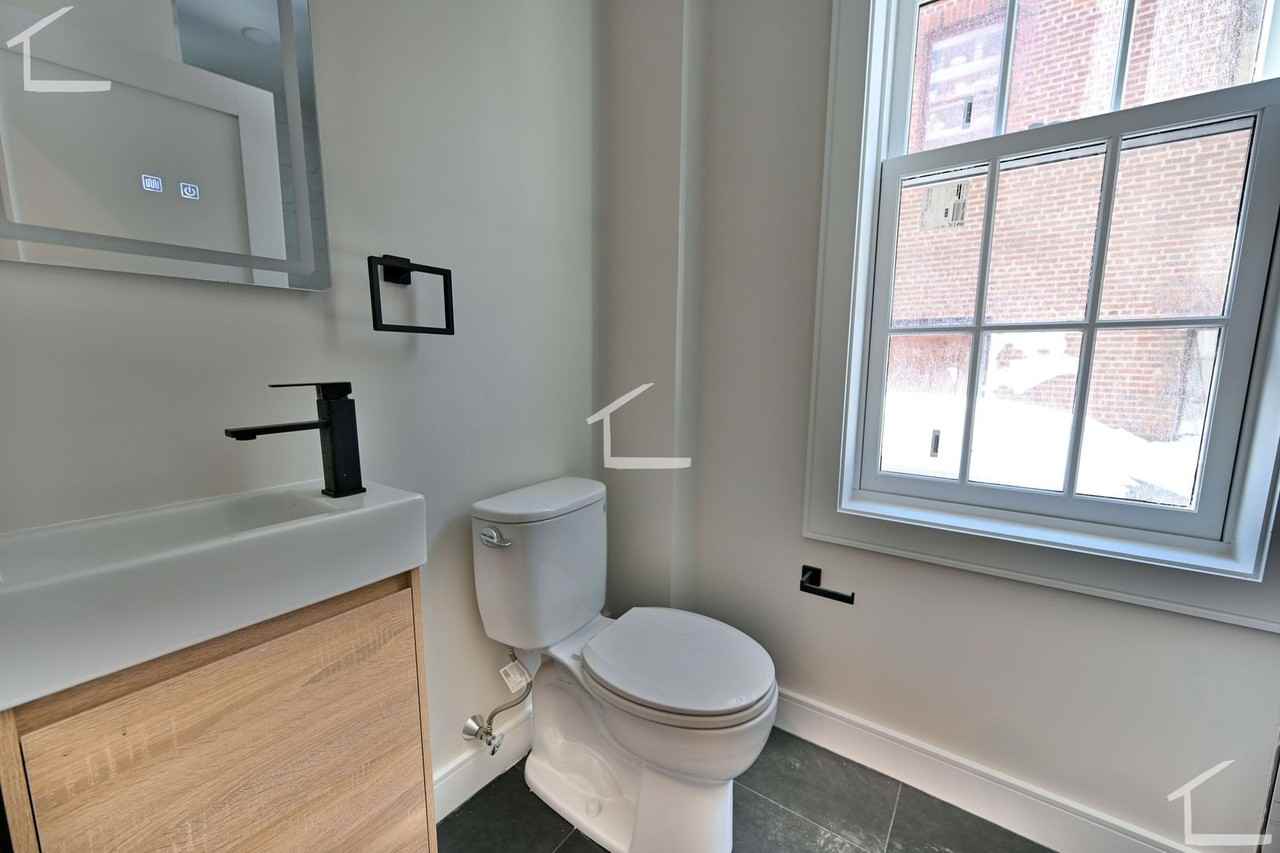 18B Winchester St - Photo 7 of 17