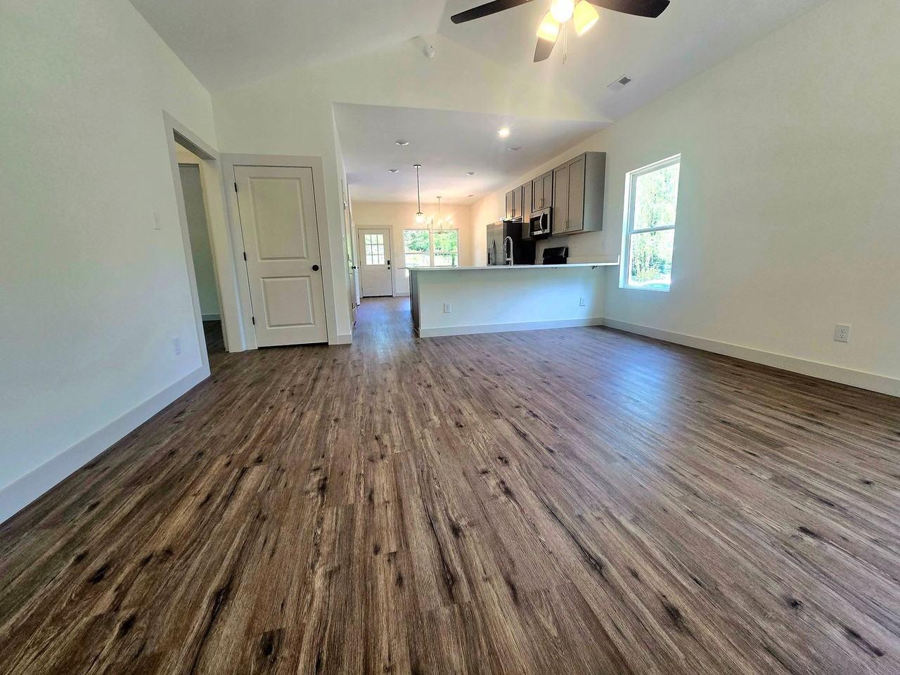 1331 Lee Ln - Photo 6 of 17
