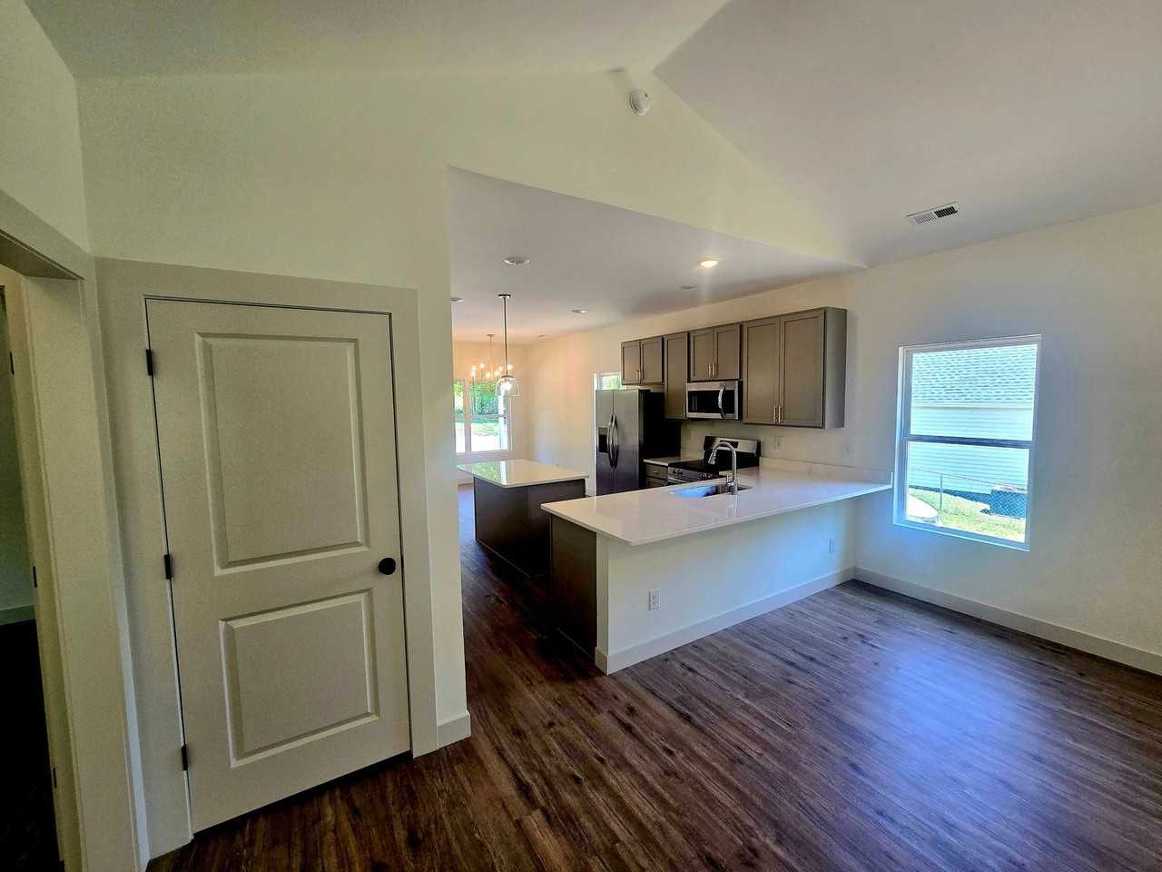 1331 Lee Ln - Photo 7 of 17