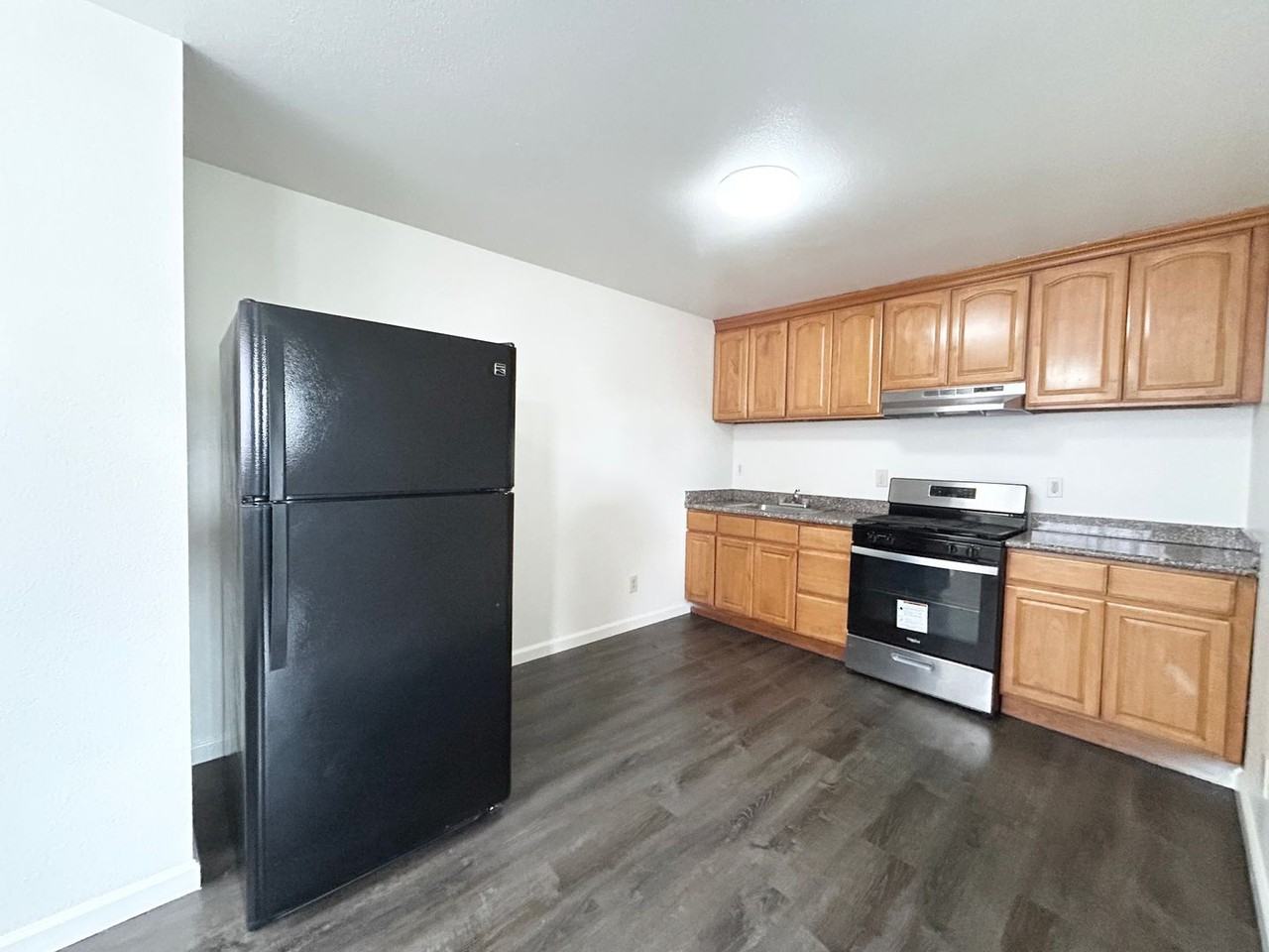 3800 Waller Ave - Photo 2 of 8