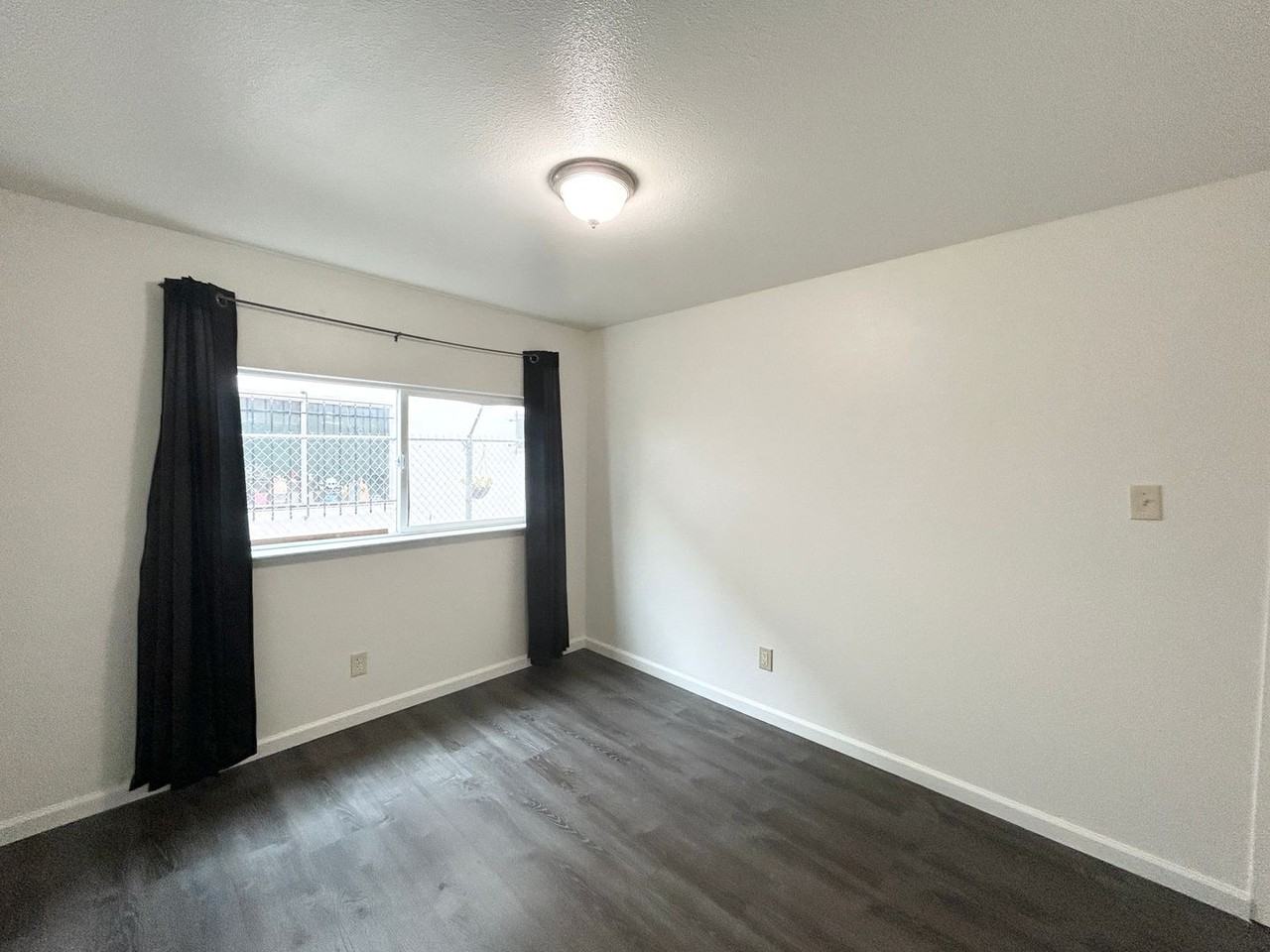 3800 Waller Ave - Photo 6 of 8