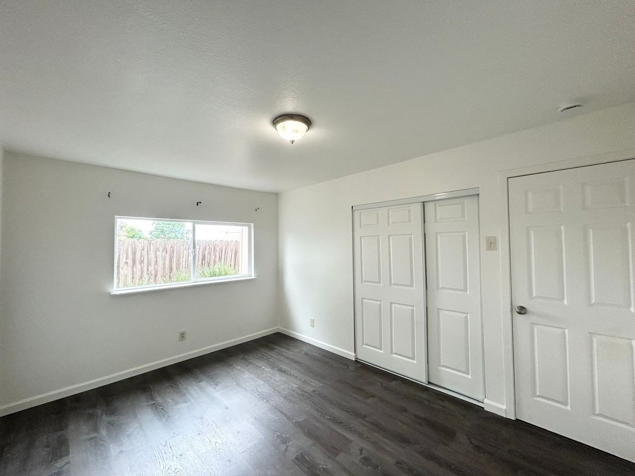 3800 Waller Ave - Photo 7 of 8