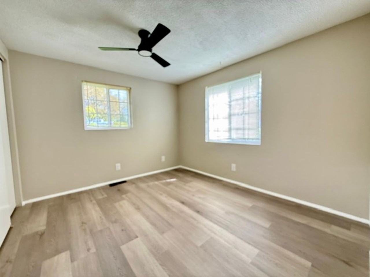1007 Delwood Dr - Photo 6 of 7