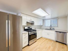 620 W Hyde Park Blvd - Photo 1 of 1