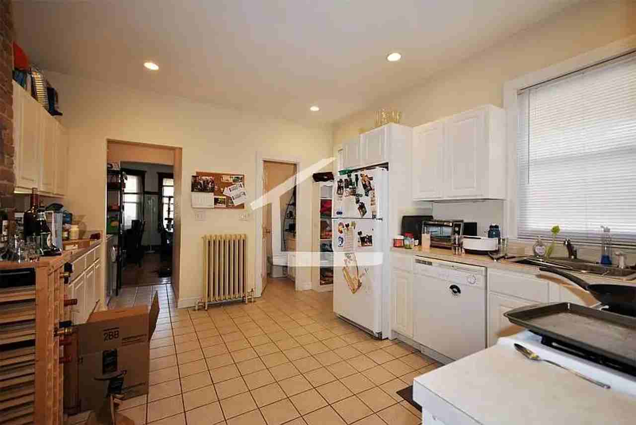29 Mapleton St - Photo 2 of 8