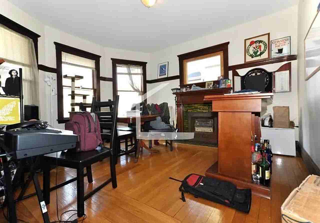 29 Mapleton St - Photo 4 of 8