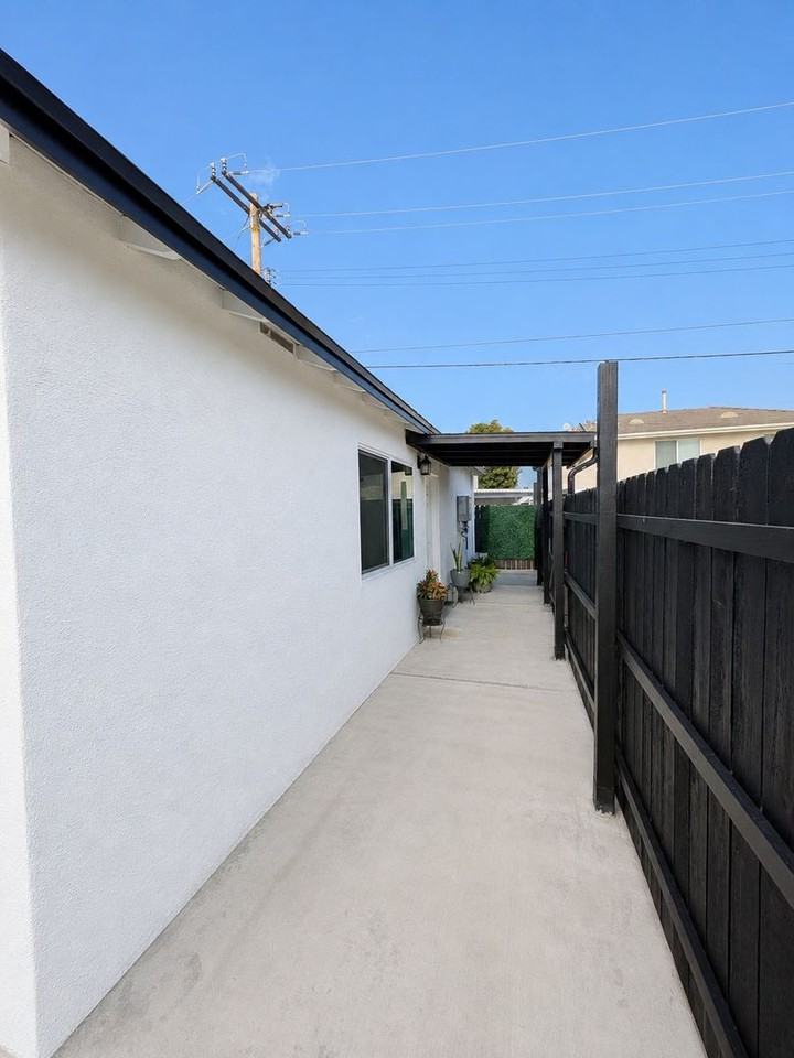 2886 Sumner Ave - Photo 4 of 21