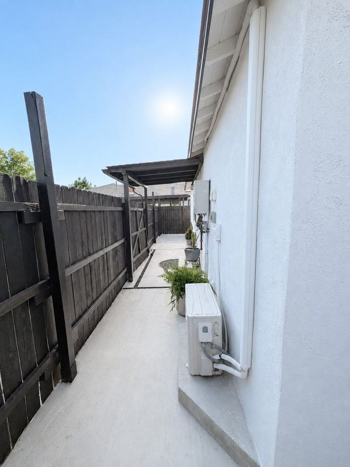 2886 Sumner Ave - Photo 5 of 21