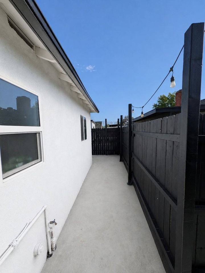 2886 Sumner Ave - Photo 7 of 21