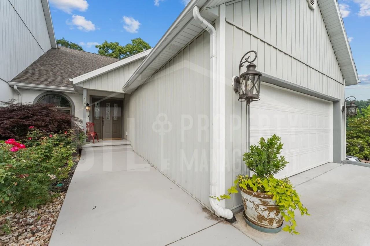 185 Eagle Pointe Dr - Photo 2 of 33