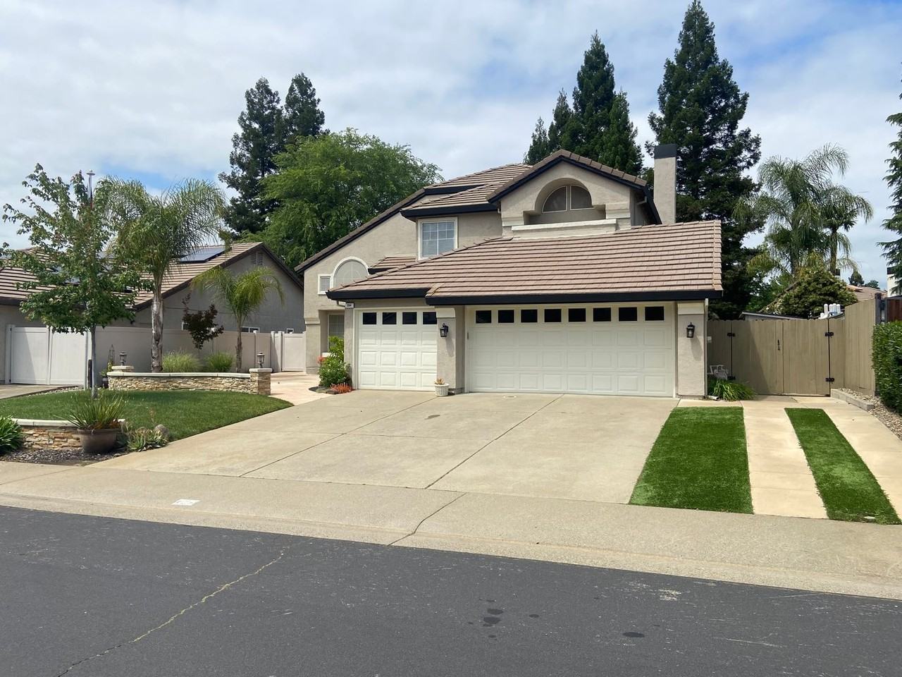 264 Thorndike Way - Photo 2 of 40