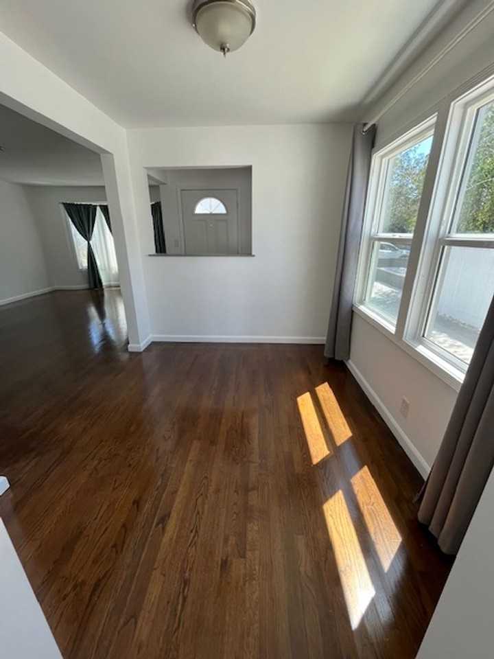 14313-14315 Collins St. - Photo 7 of 26