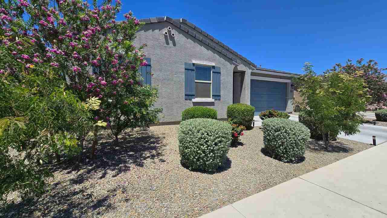 8820 W Agora Ln - Photo 3 of 34
